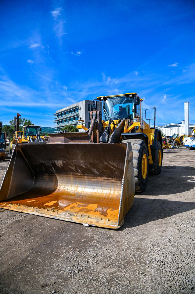 Chargeuse sur pneus VOLVO L180H