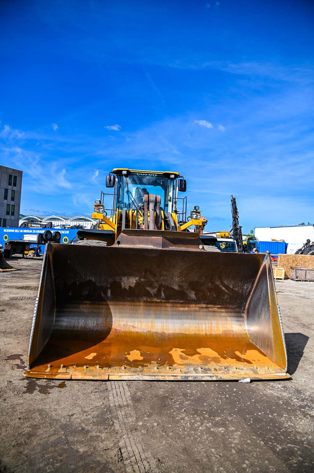 Chargeuse sur pneus VOLVO L180H