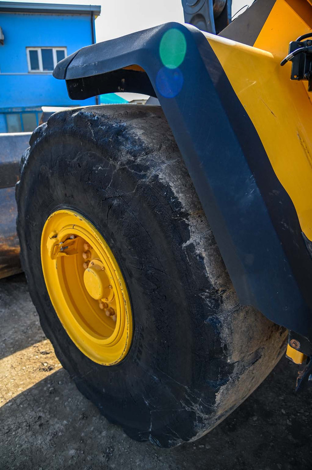 Chargeuse sur pneus VOLVO L180H