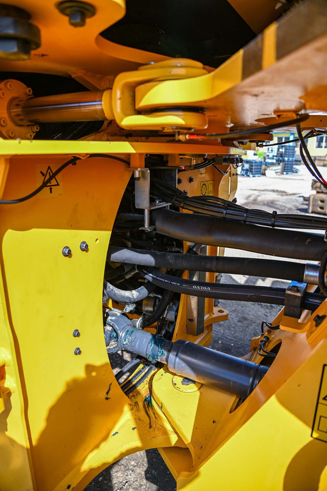 Chargeuse sur pneus VOLVO L180H