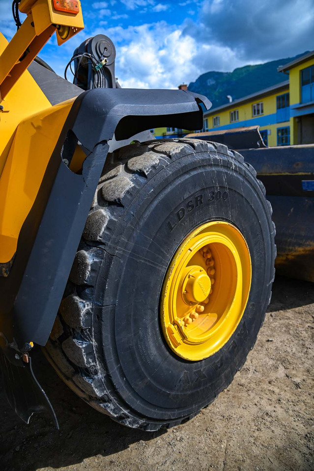 Chargeuse sur pneus VOLVO L180H