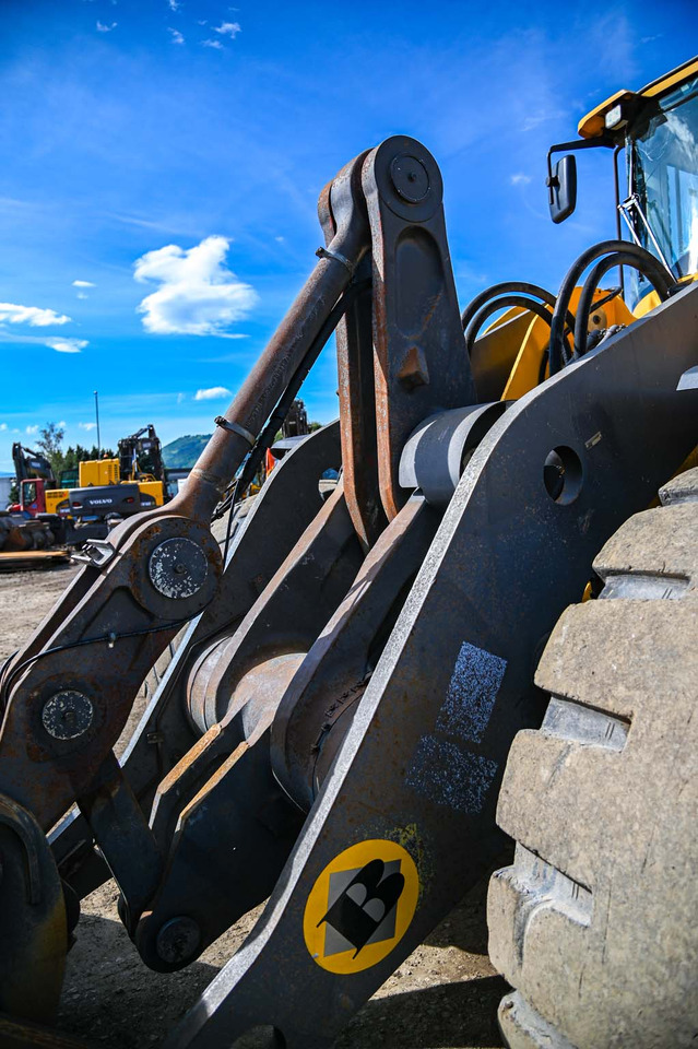 Chargeuse sur pneus VOLVO L180H