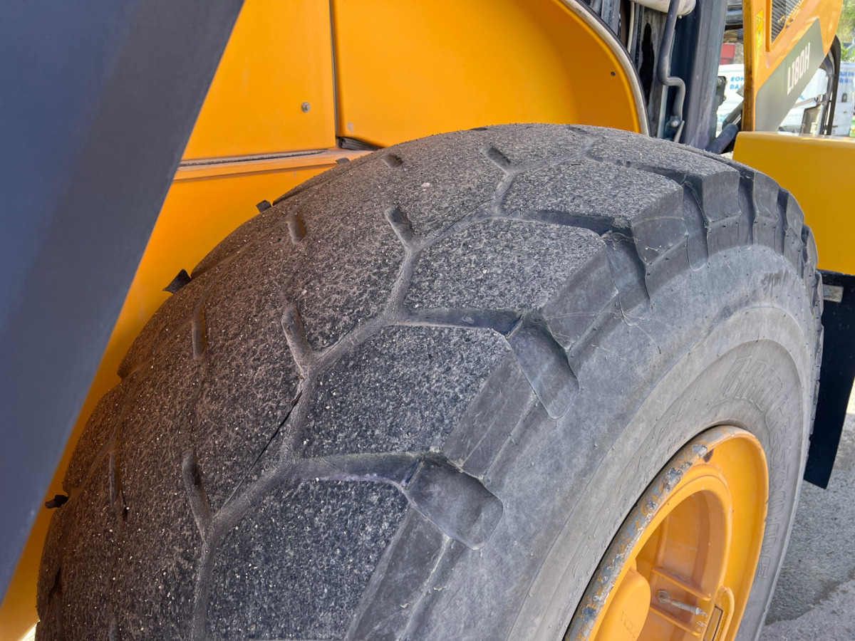 Chargeuse sur pneus VOLVO L180H