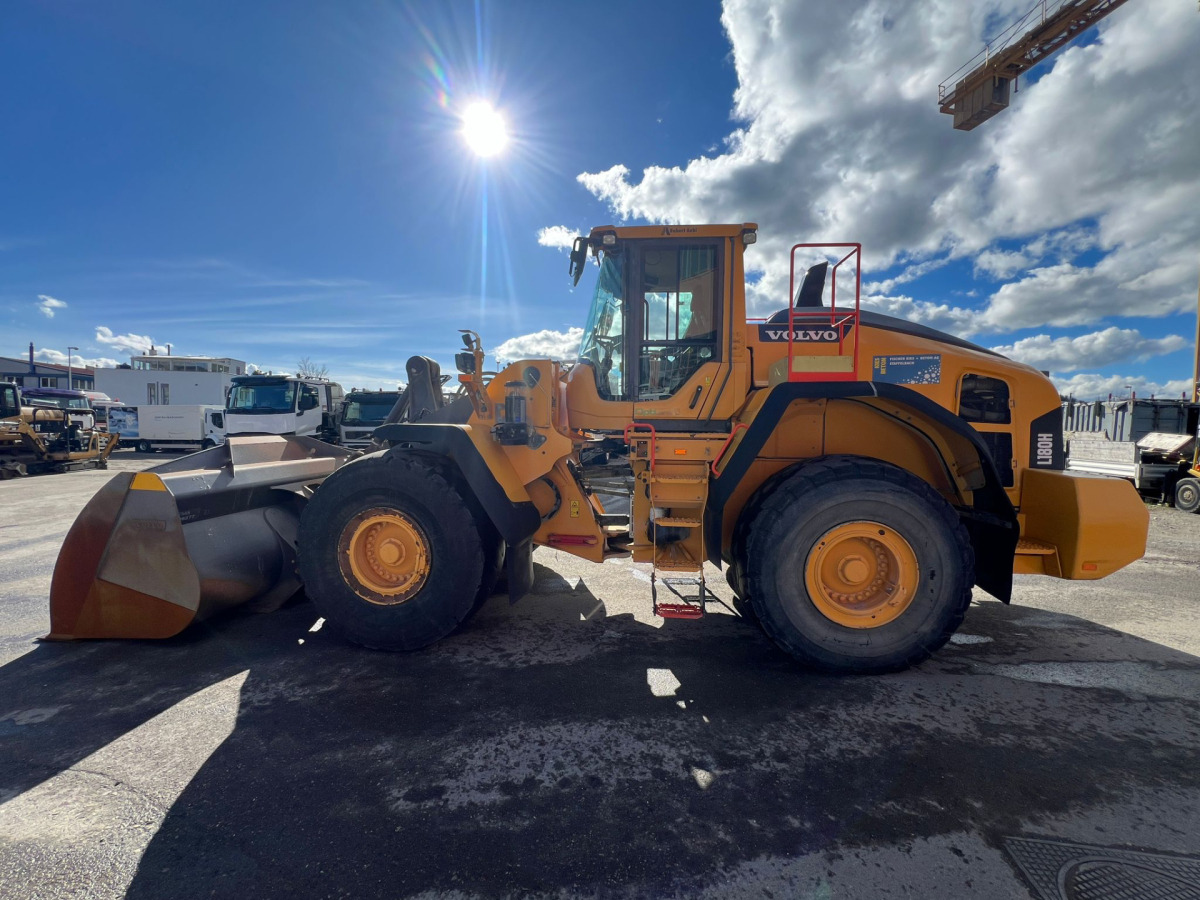 Chargeuse sur pneus VOLVO L180H