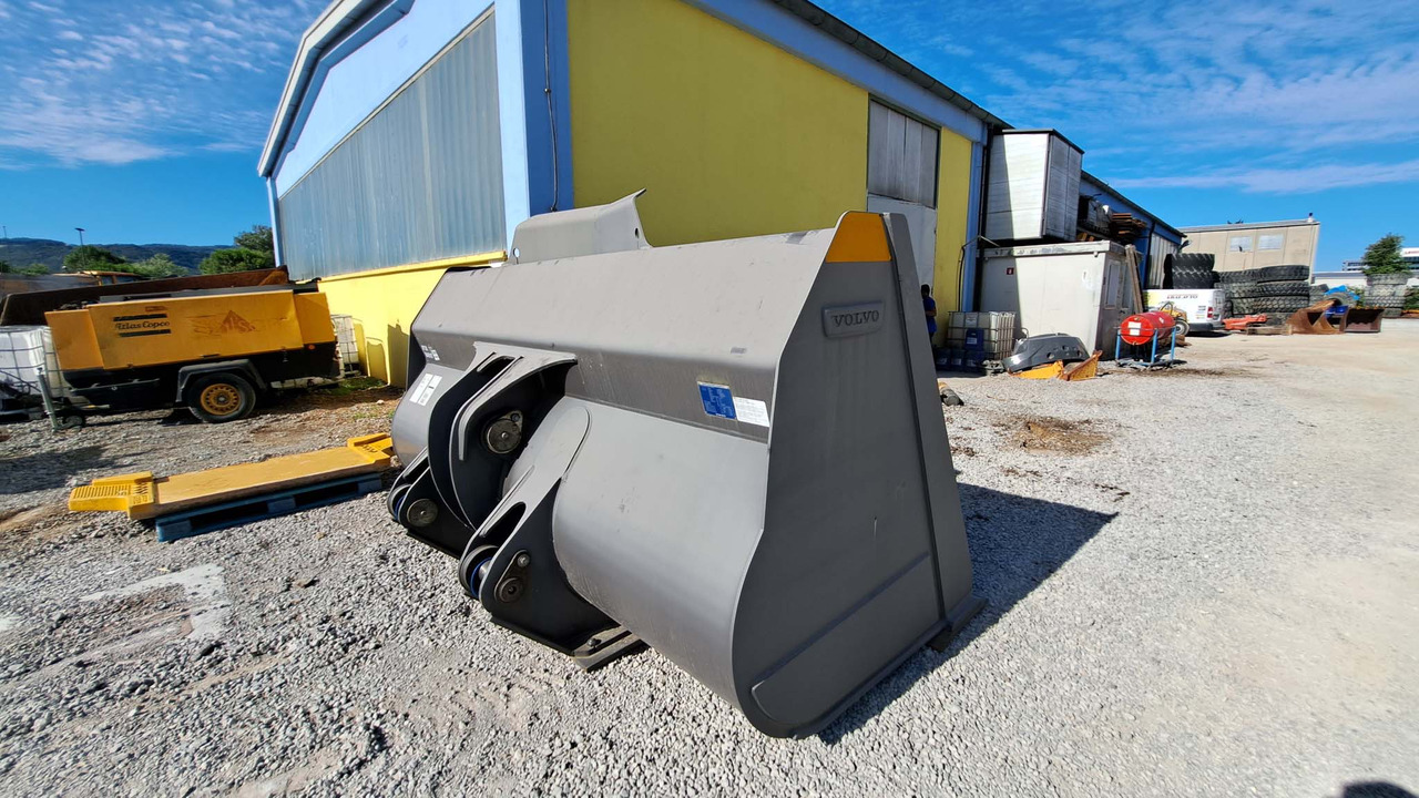 Chargeuse sur pneus VOLVO L220H