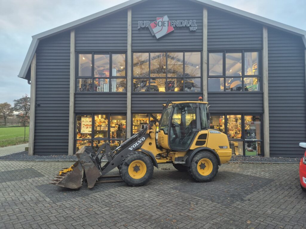 Chargeuse sur pneus VOLVO L25F