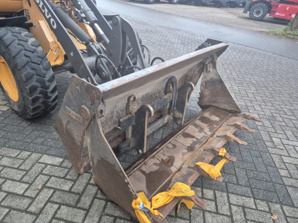 Chargeuse sur pneus VOLVO L25F