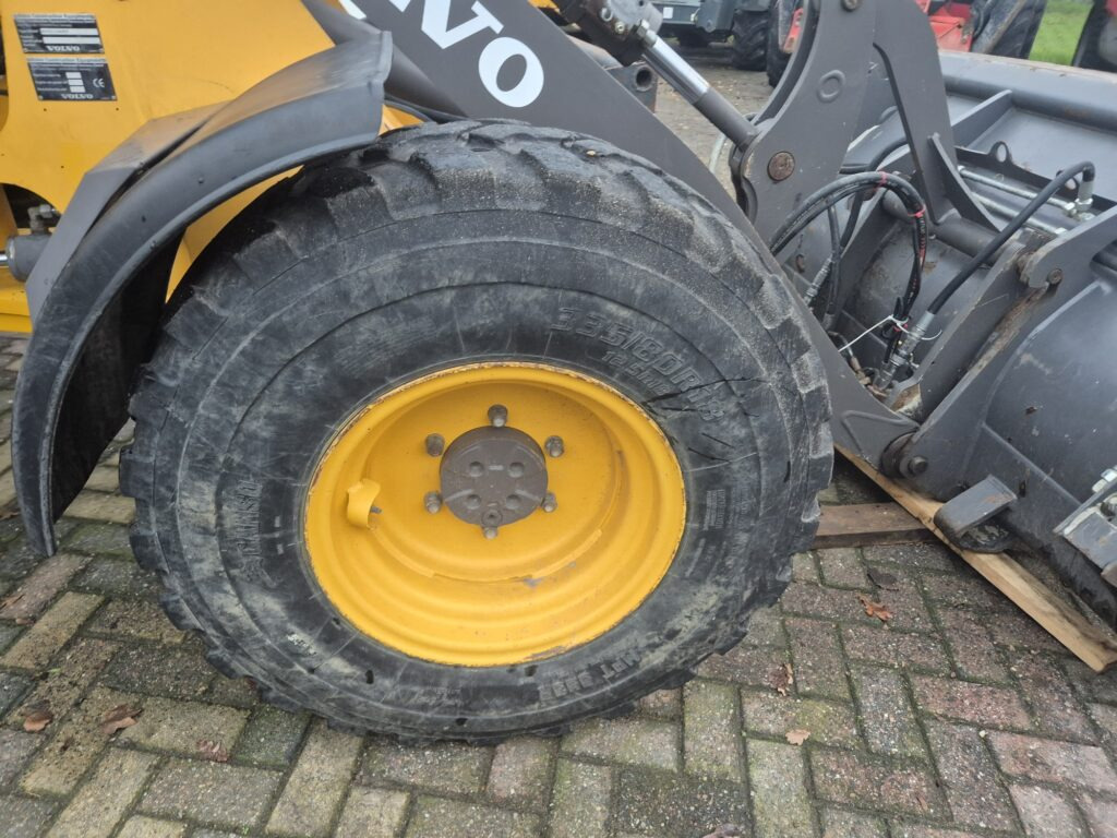 Chargeuse sur pneus VOLVO L25F