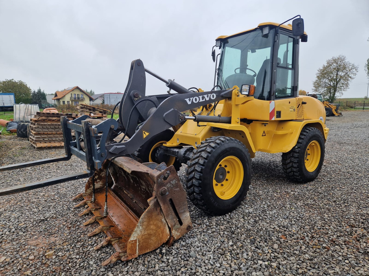 Chargeuse sur pneus VOLVO L30B