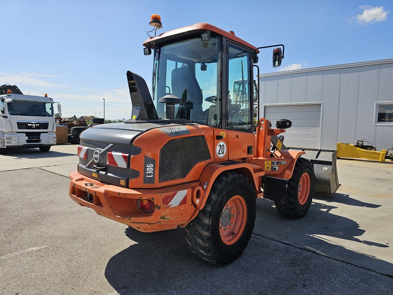 Chargeuse sur pneus VOLVO L30G