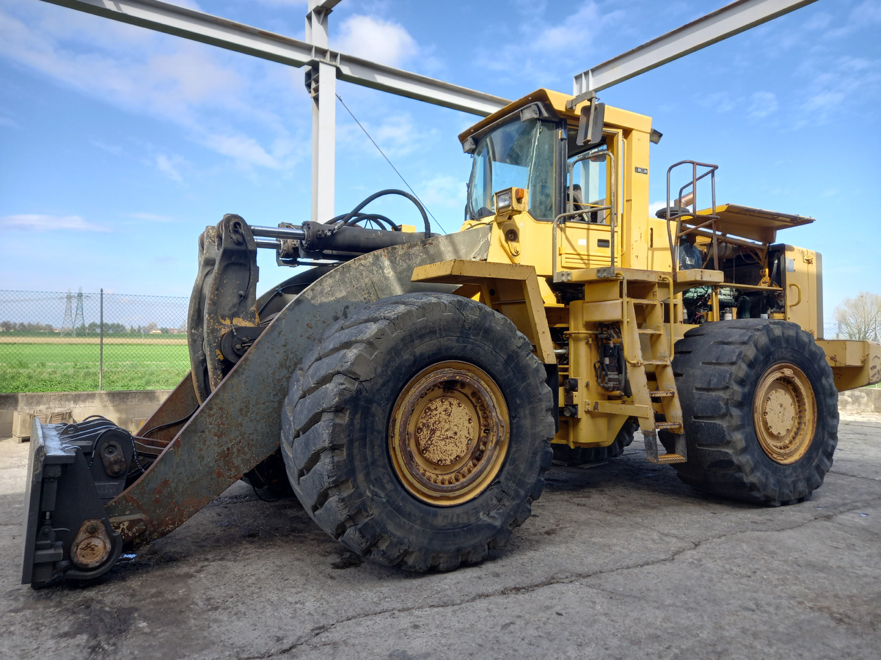 Chargeuse sur pneus VOLVO L330C