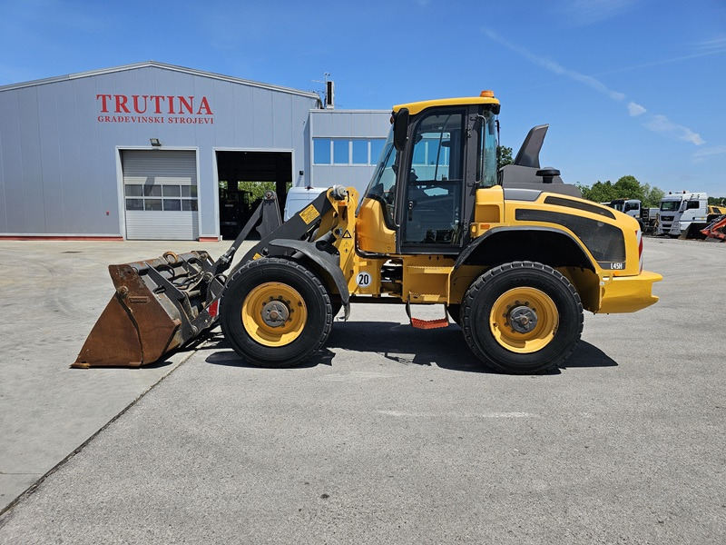 Chargeuse sur pneus VOLVO L45H