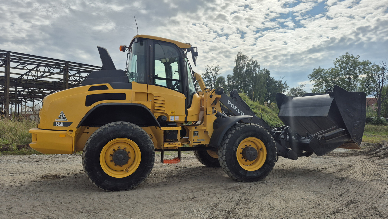 Chargeuse sur pneus VOLVO L45H