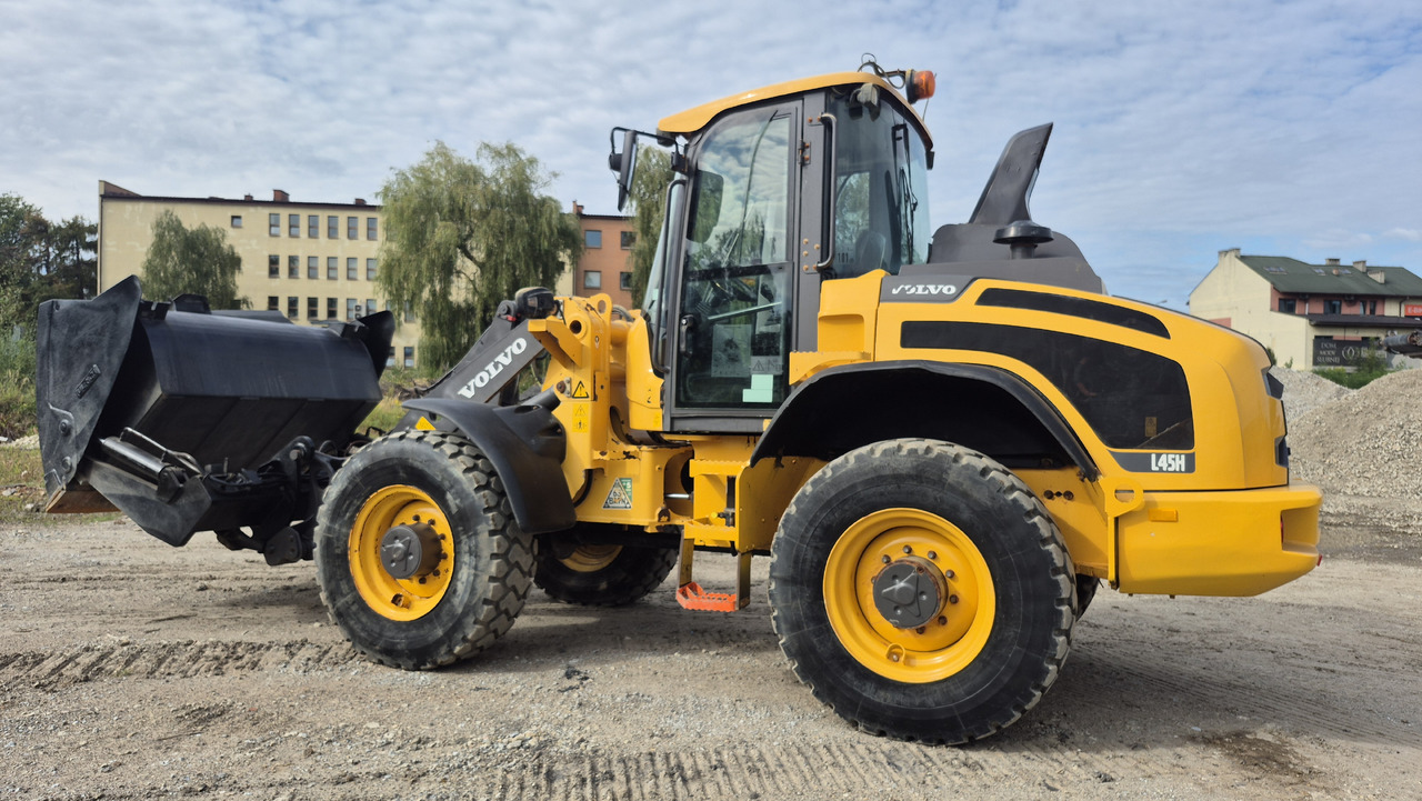 Chargeuse sur pneus VOLVO L45H