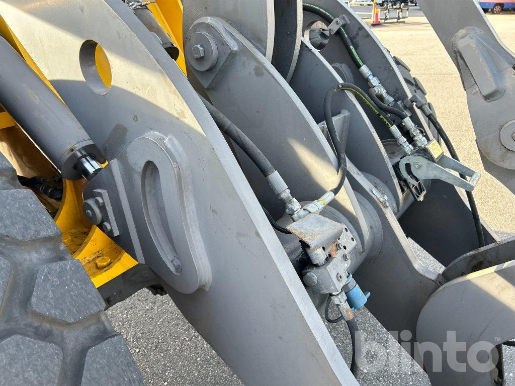 Chargeuse sur pneus VOLVO L45H