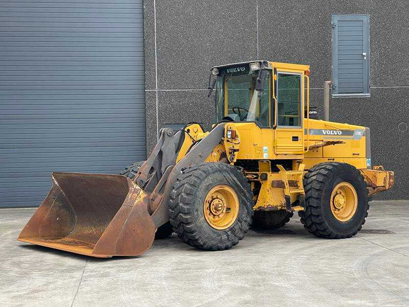 Chargeuse sur pneus VOLVO - L70C - SHOVEL