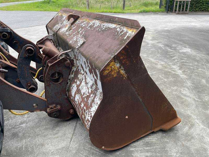 Chargeuse sur pneus VOLVO - L70C - SHOVEL