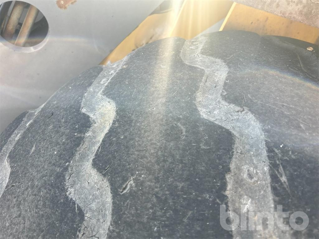 Chargeuse sur pneus VOLVO L90D