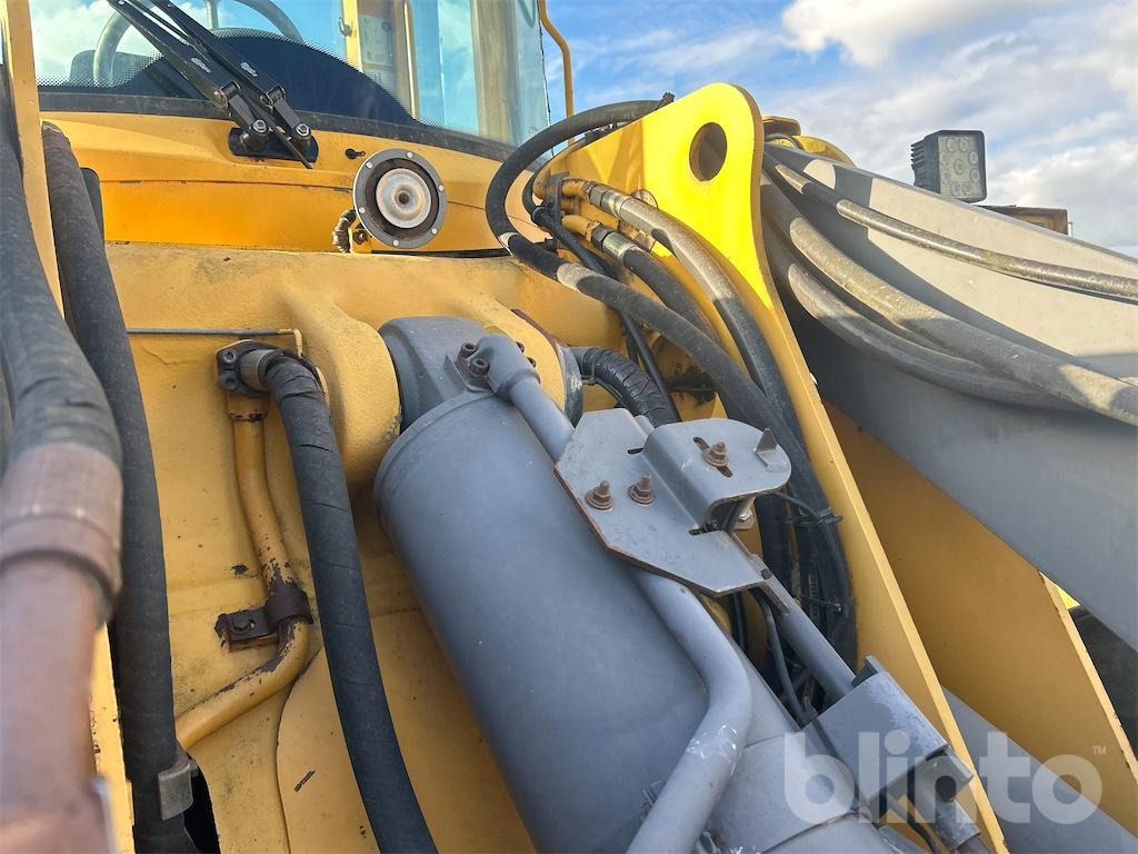 Chargeuse sur pneus VOLVO L90D