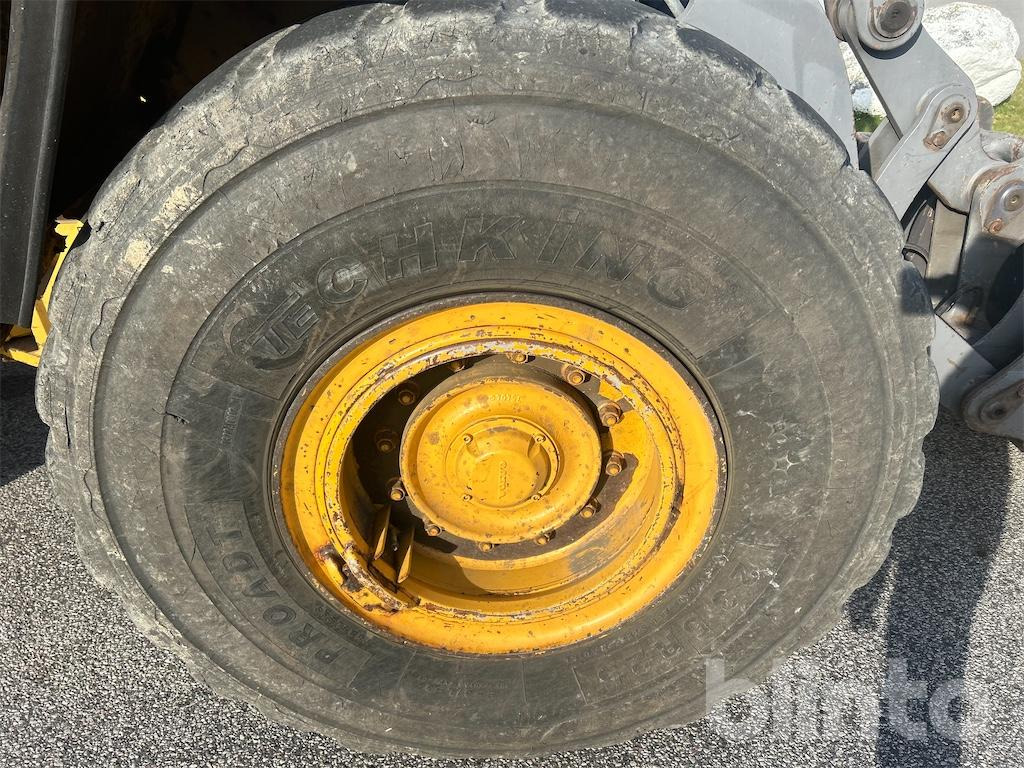 Chargeuse sur pneus VOLVO L90D