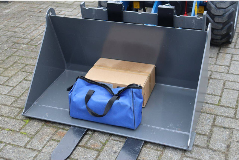 Chargeuse sur pneus V-tech E604