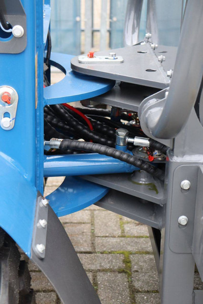 Chargeuse sur pneus V-tech E604