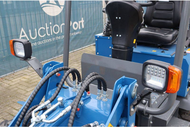 Chargeuse sur pneus V-tech E604