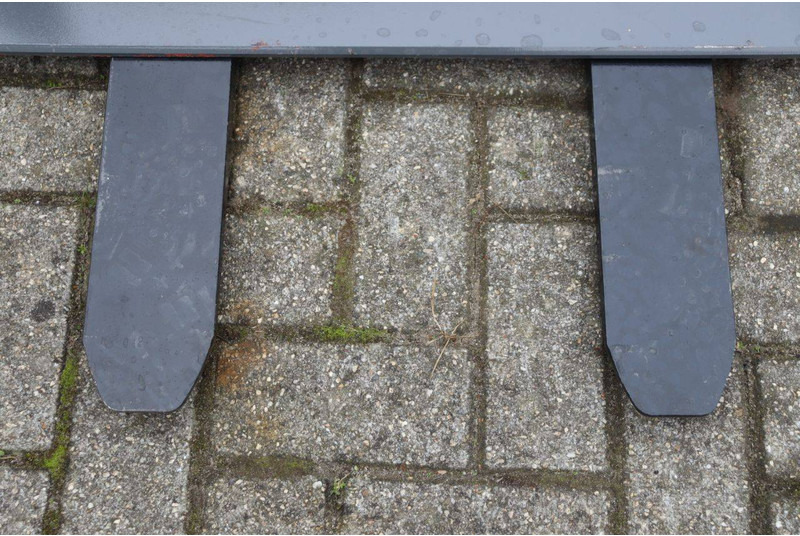 Chargeuse sur pneus V-tech E604