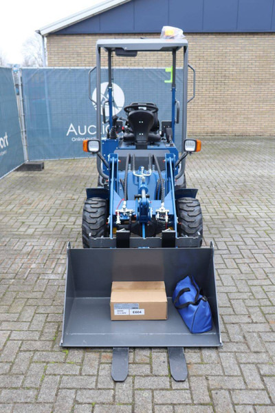 Chargeuse sur pneus V-tech E604