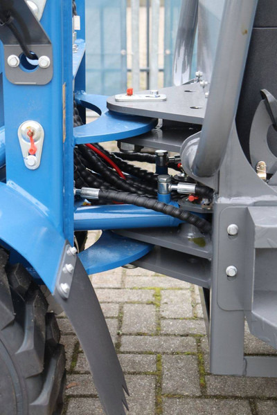 Chargeuse sur pneus V-tech E604