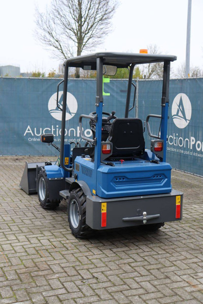 Chargeuse sur pneus V-tech E604