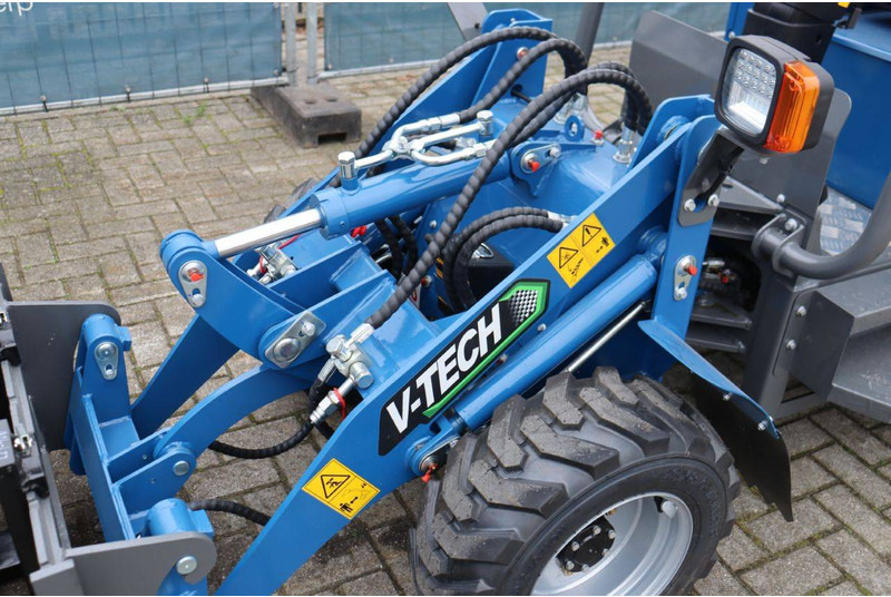 Chargeuse sur pneus V-tech E604