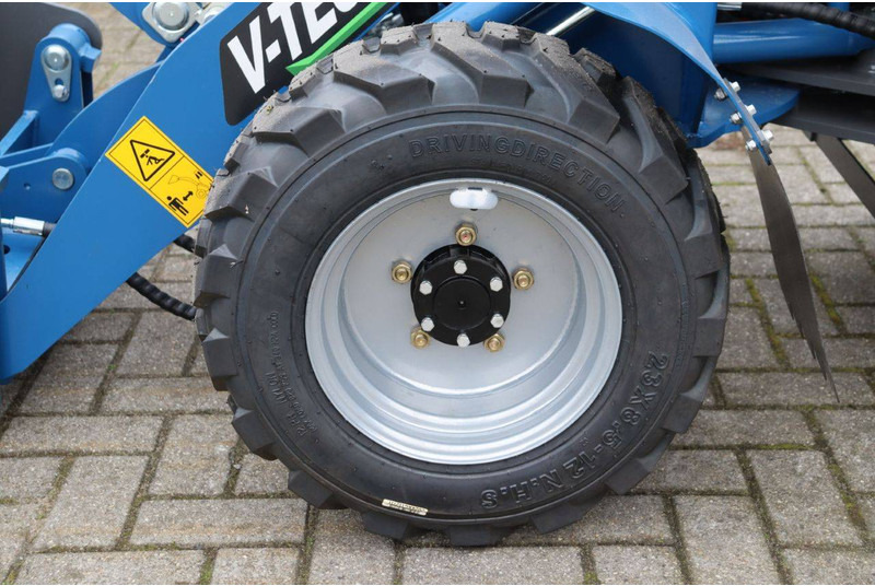 Chargeuse sur pneus V-tech E604