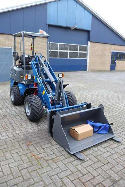 Chargeuse sur pneus V-tech E606