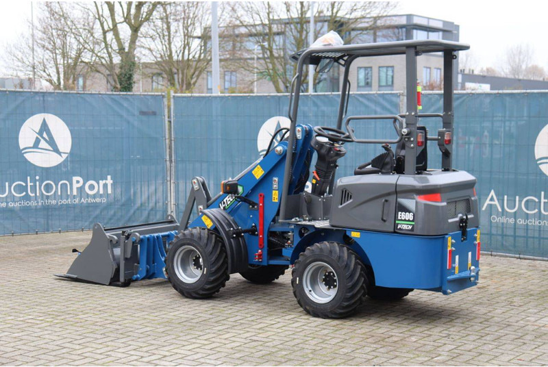 Chargeuse sur pneus V-tech E606