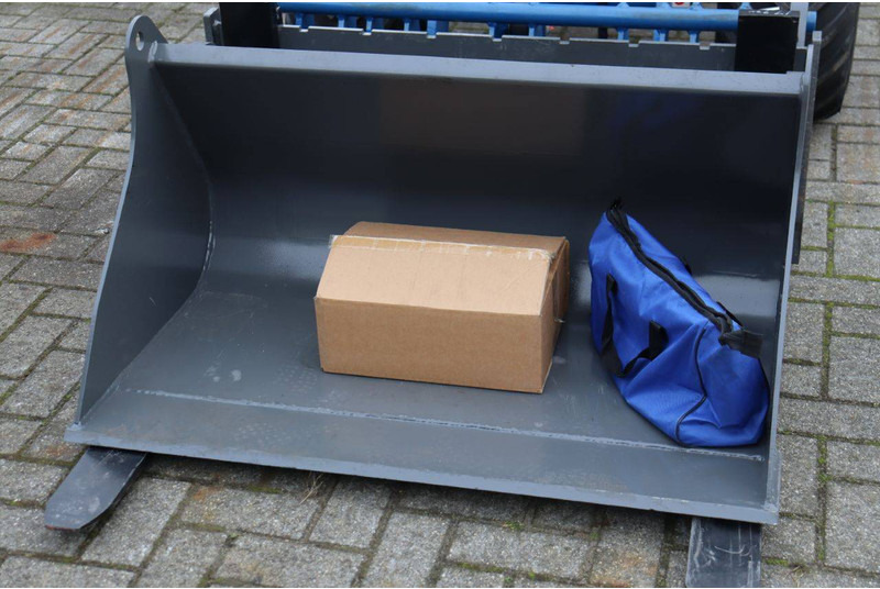 Chargeuse sur pneus V-tech E606