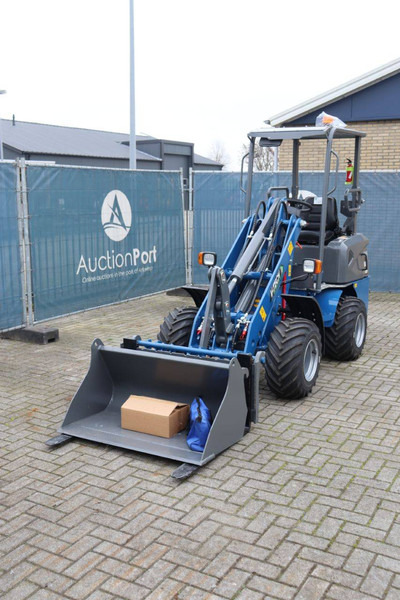 Chargeuse sur pneus V-tech E606