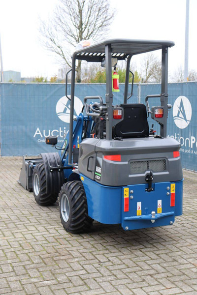 Chargeuse sur pneus V-tech E606