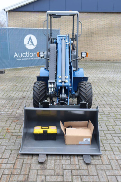 Chargeuse sur pneus V-tech E606 TELE