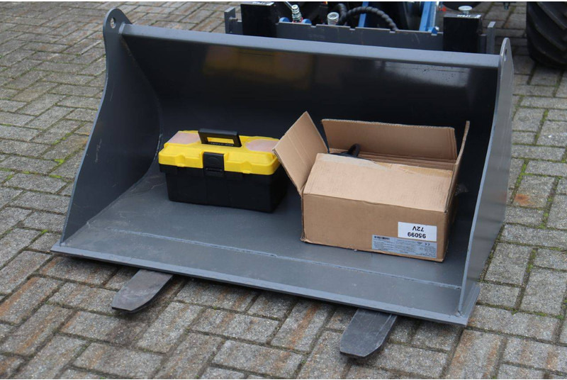 Chargeuse sur pneus V-tech E606 TELE