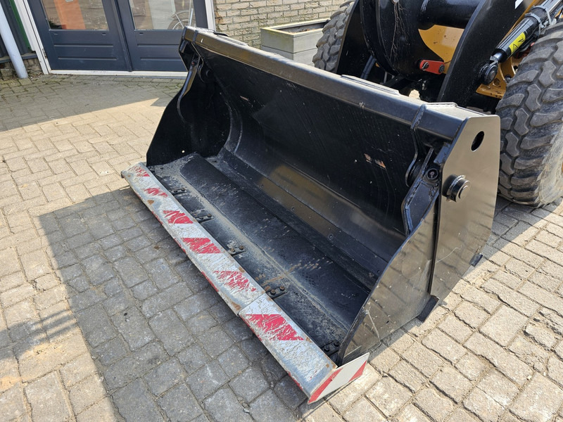 Chargeuse sur pneus Venieri VF1201