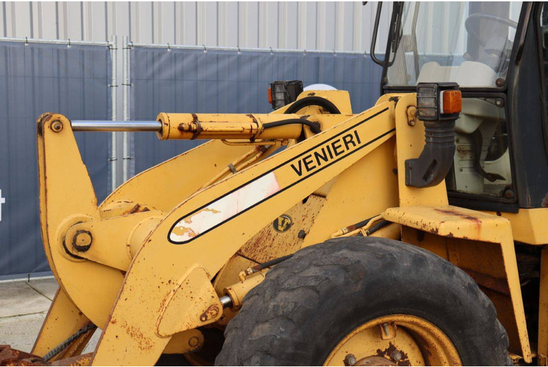 Chargeuse sur pneus Venieri VF 5.63