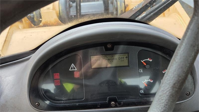 Chargeuse sur pneus Volvo 330D med skovl