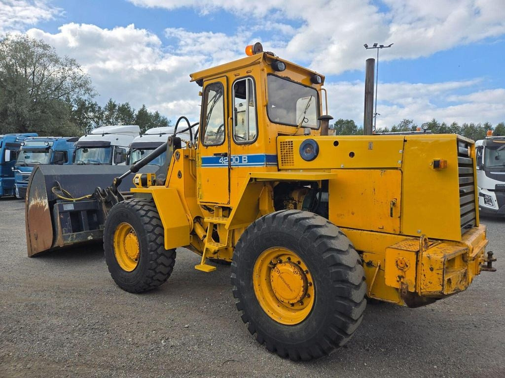 Chargeuse sur pneus Volvo 4200B