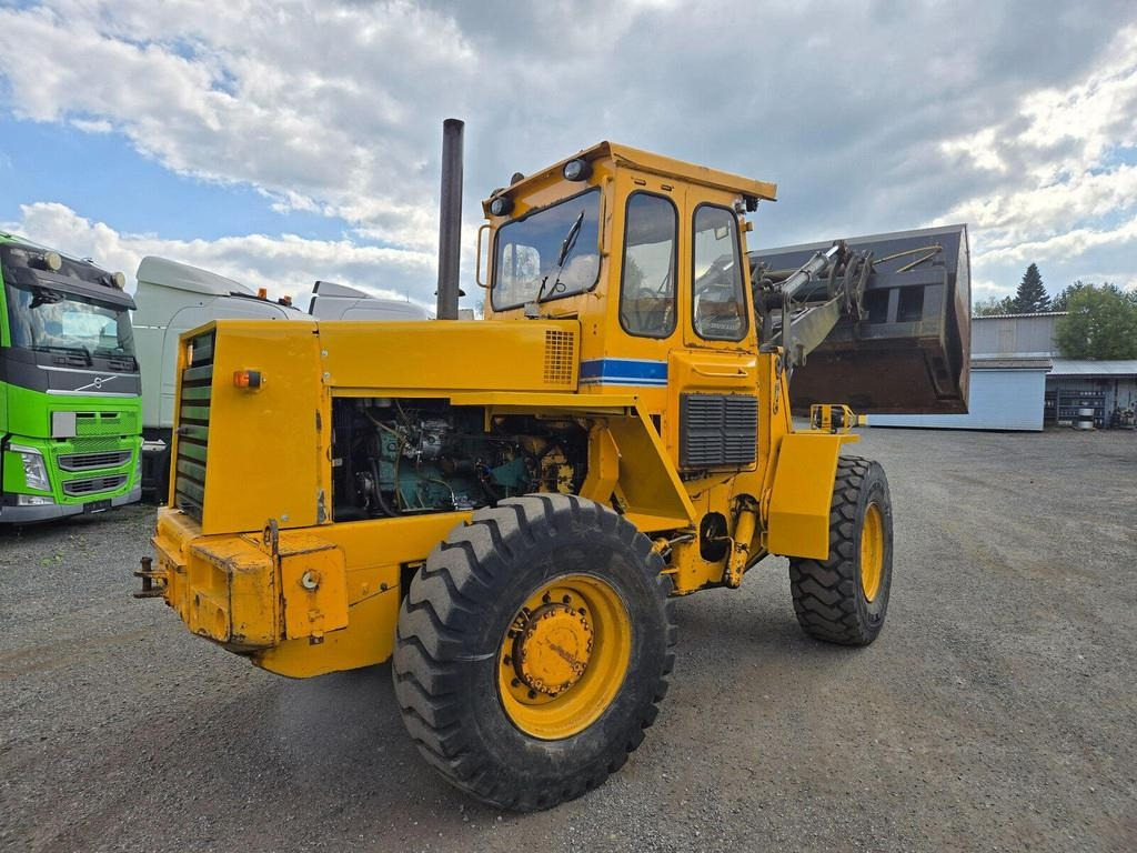 Chargeuse sur pneus Volvo 4200B