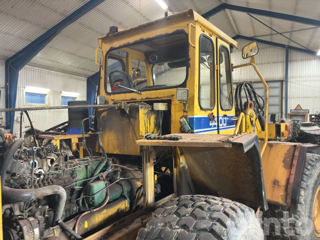 Chargeuse sur pneus Volvo 4400