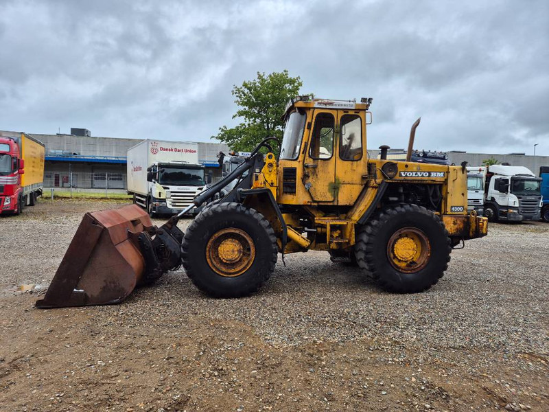 Chargeuse sur pneus Volvo BM 4300