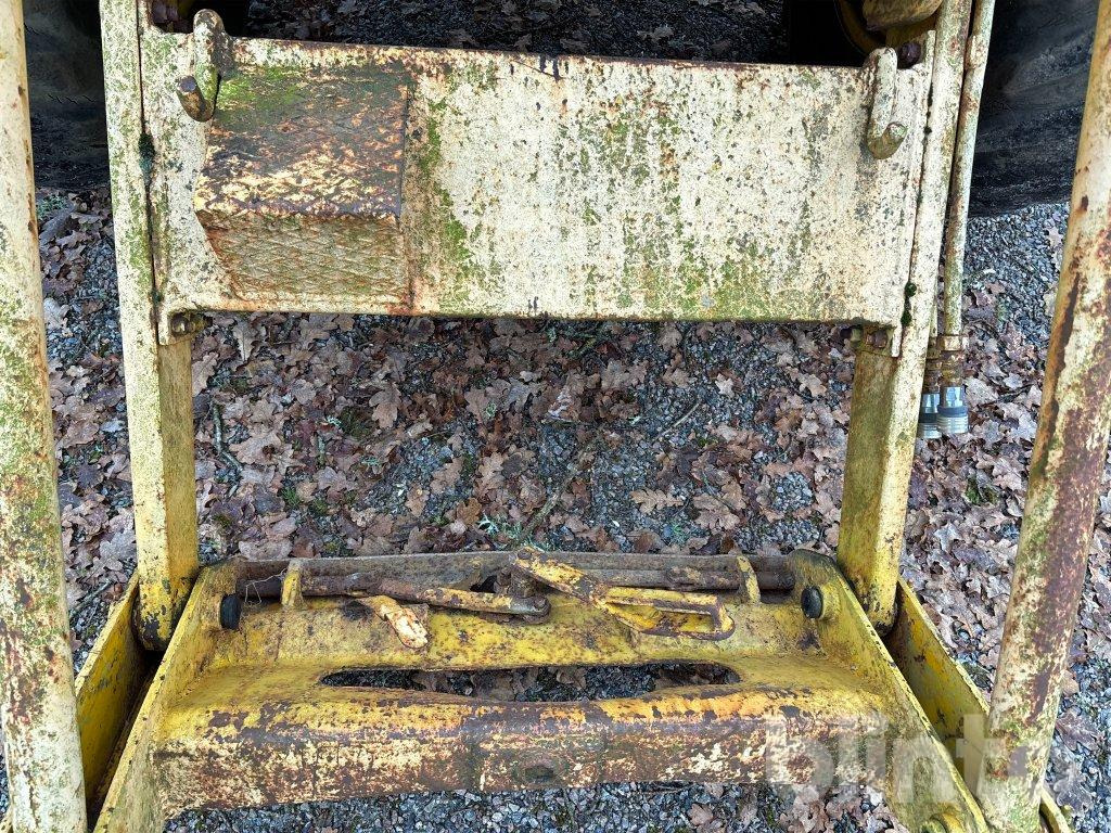 Chargeuse sur pneus Volvo H10 470 bison