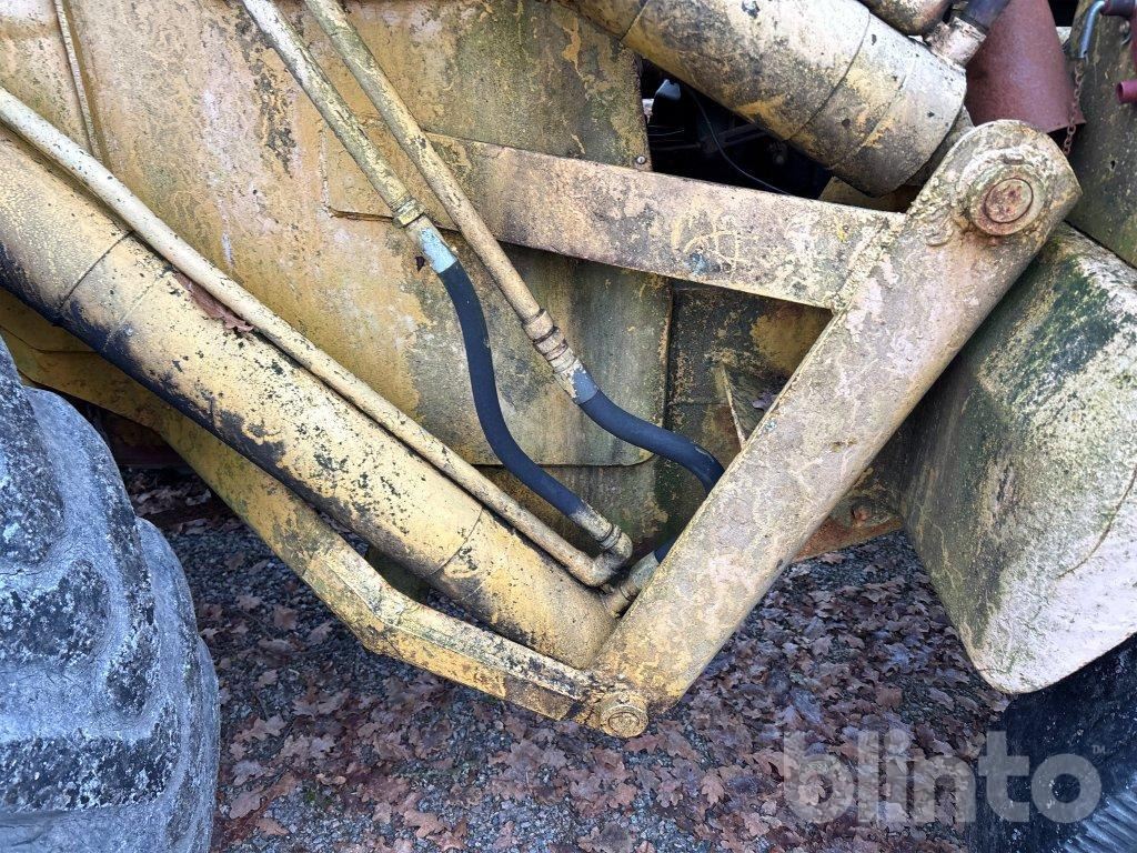 Chargeuse sur pneus Volvo H10 470 bison