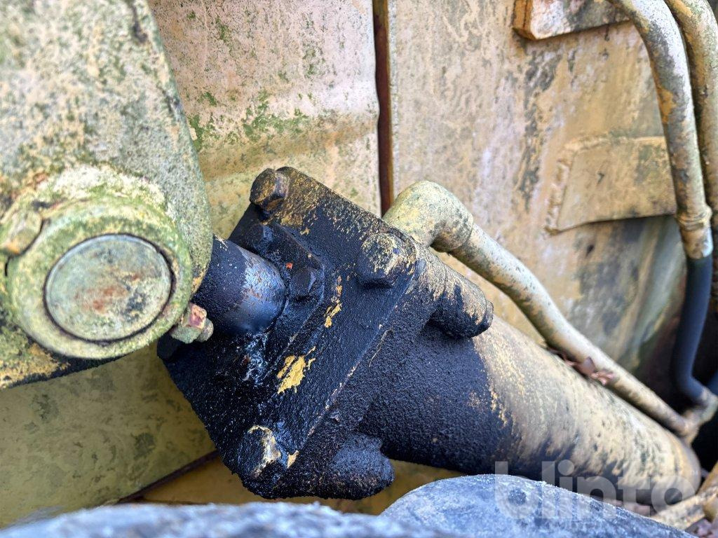 Chargeuse sur pneus Volvo H10 470 bison